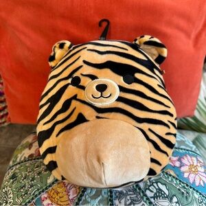 SQUISHMALLOWS Tina the Tiger 8in